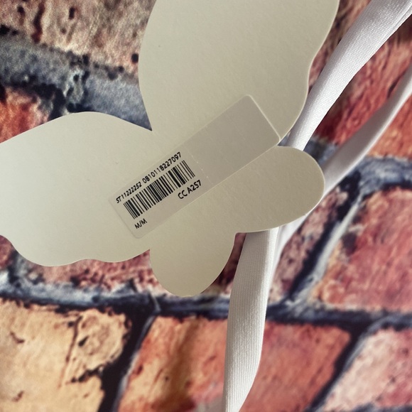 FRANKIES BIKINIS Alessa Bikini Top - Picture 3 of 5